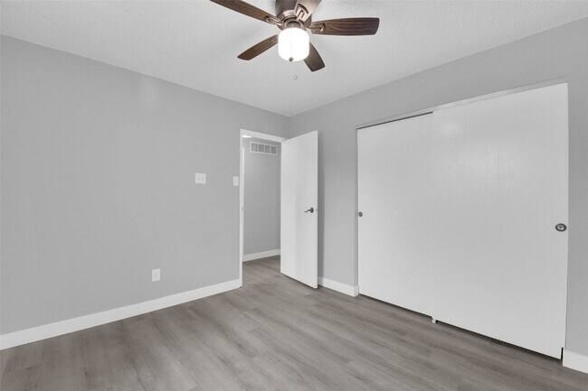 Building Photo - 13351 Hiddencrest Ln
