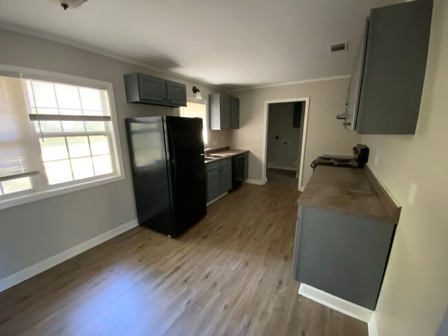 Building Photo - 115 Blakely Rd