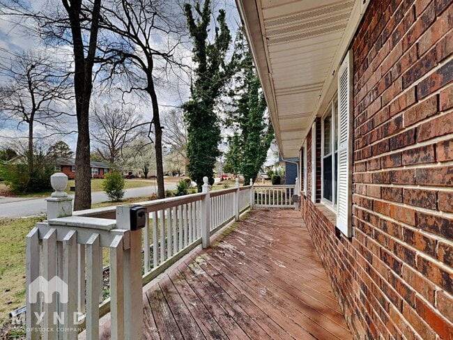 Building Photo - 1529 Plover Rd