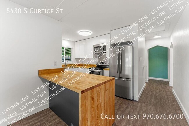 Building Photo - 5430 S Curtice St
