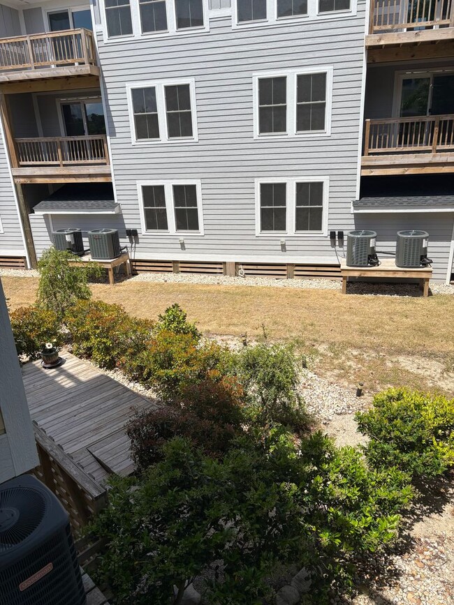 Building Photo - 3 Bedroom 3 Bath Home in Kill Devil Hills ...