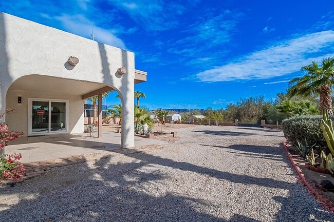 Building Photo - 12175 S Ironwood Dr