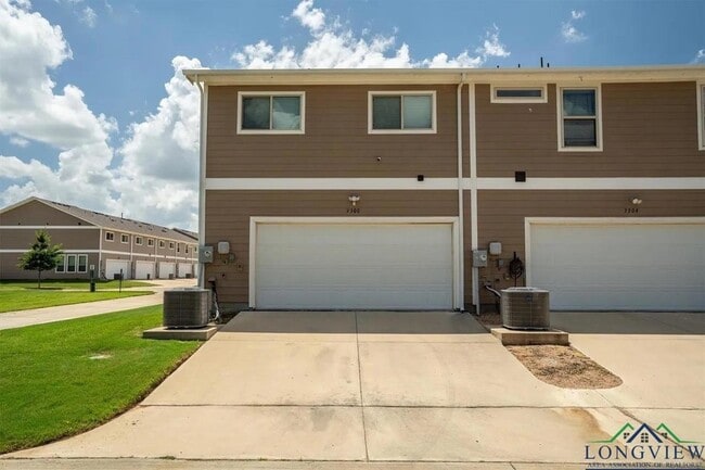 Building Photo - 3300 Becker Dr