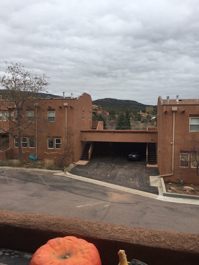 Building Photo - Manitou Springs Townhome