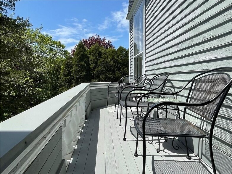 Building Photo - 541 Bellevue Ave