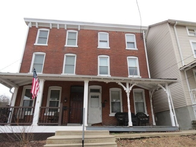 Primary Photo - West Conshohocken 4BR 1.5BA Twin $2,500/mo