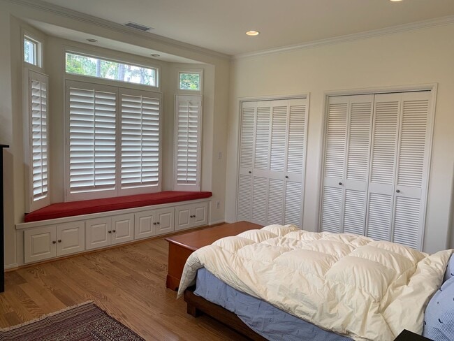 Building Photo - Adorable Remodeled 3 Bedroom home in Point...