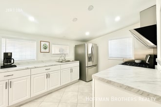 Building Photo - 2702 W Ave 31