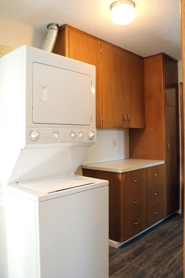 Building Photo - rbhl01