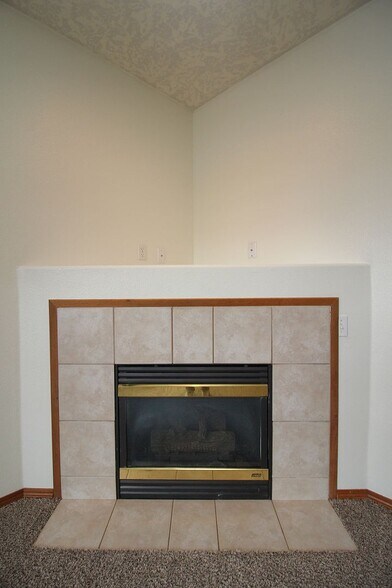 Building Photo - 22032 NE Chinook Way