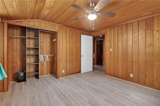 Building Photo - 1601 Walnut Ave