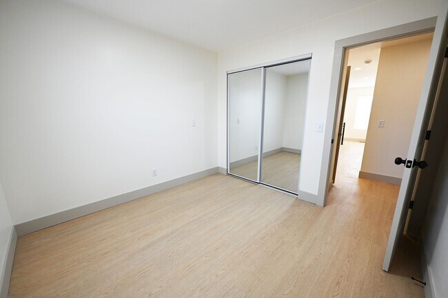Building Photo - 176 Brushwood Dr