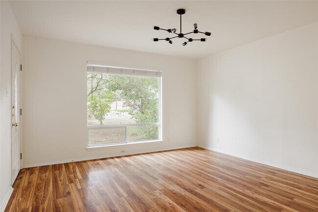 Building Photo - 1403 Randy Cir