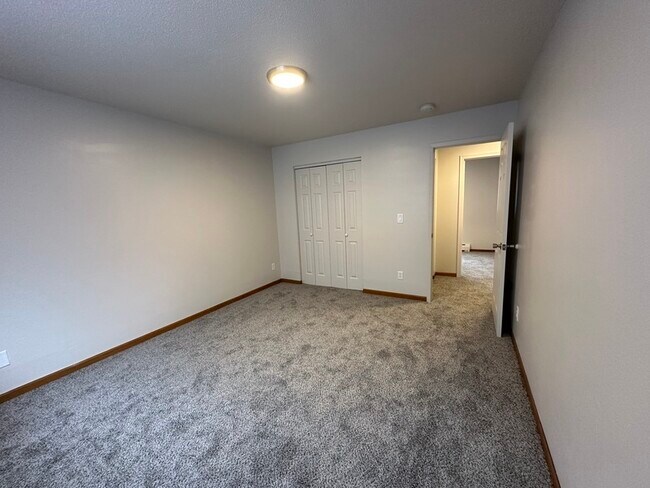 Building Photo - 4451 Vasey Ave