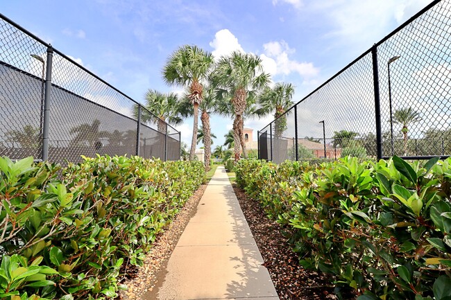Building Photo - 11547 SW Rockingham Dr