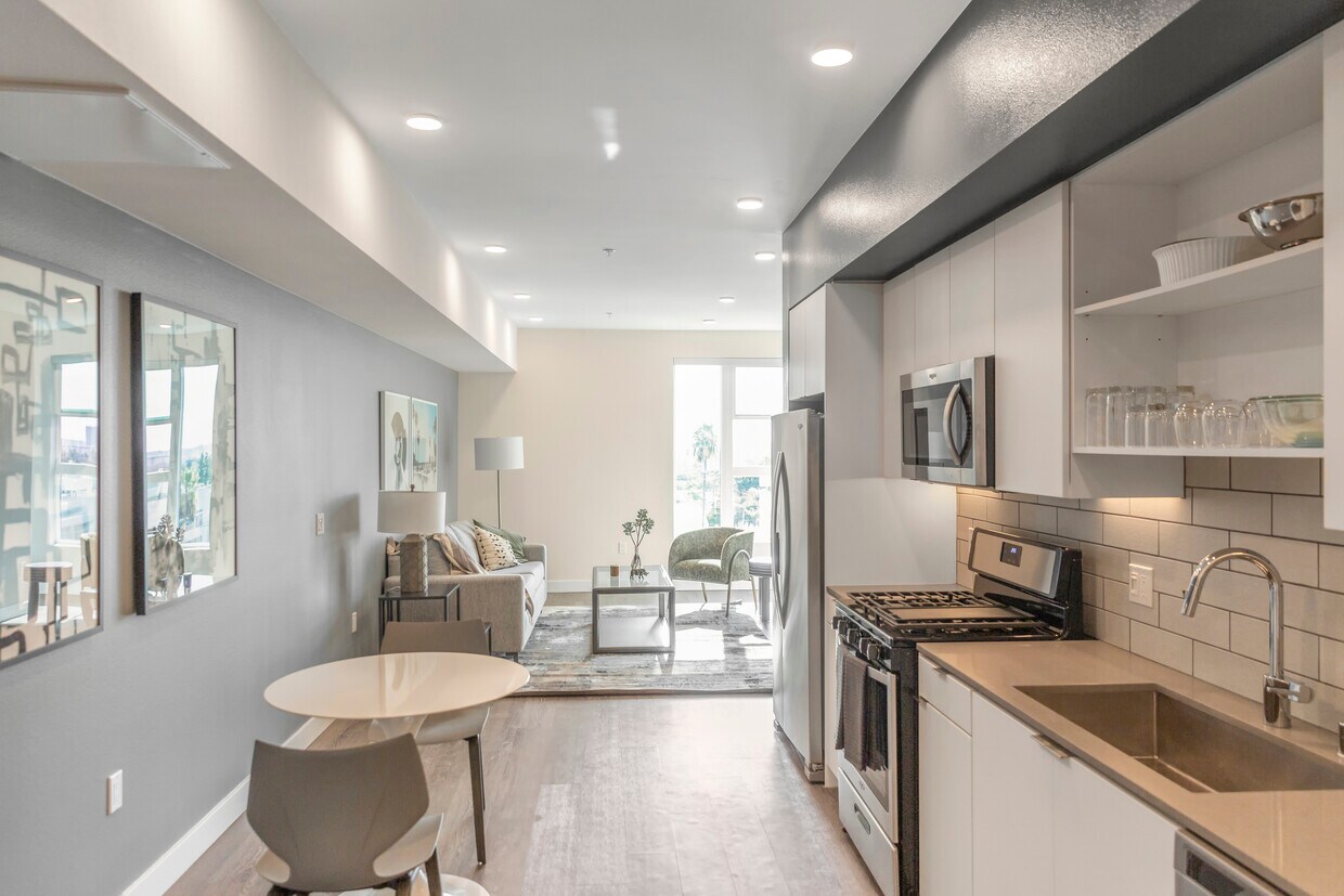 6677 Santa Monica Blvd - 6677 Santa Monica Blvd Los Angeles CA 90038 |  Apartment Finder