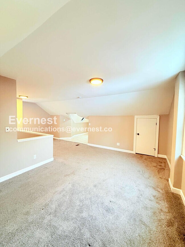 Building Photo - 15472 Lauder St