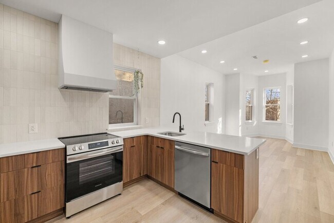 Building Photo - 2345 N 16th St