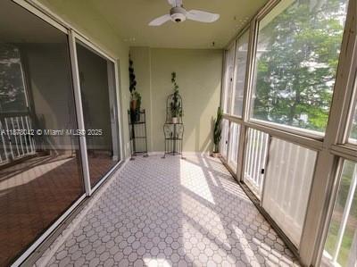 Building Photo - 4200 Hillcrest Dr