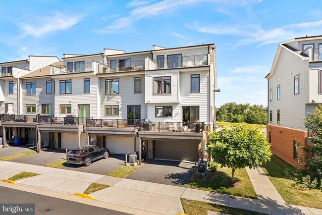 Building Photo - 1608 Rocky Shale Terrace SE