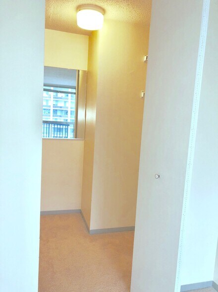 Spacious WIC - 1660 N Prospect Ave