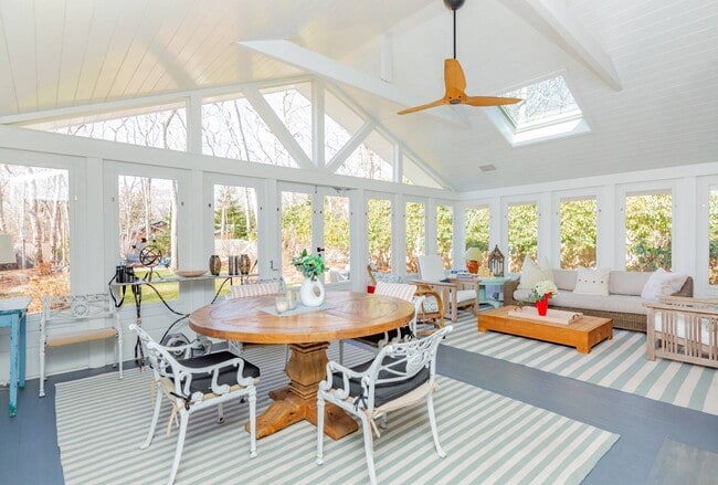 Building Photo - 1137 Springs Fireplace Rd