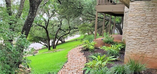Primary Photo - 1403 Canoe Brook Dr