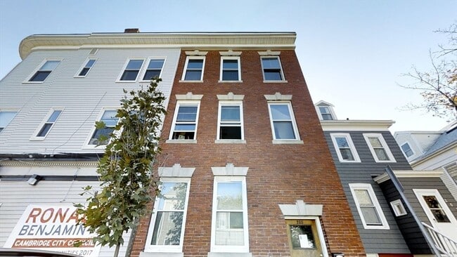 Building Photo - 200 Harvard St