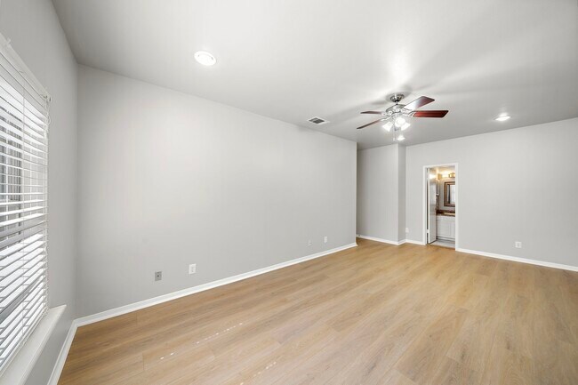 Building Photo - 7396 Regency Square Ct