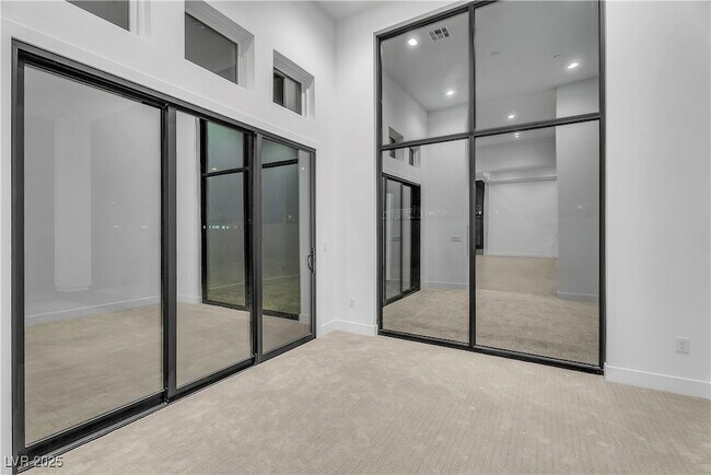 Building Photo - 10739 Agate Clfs Ave