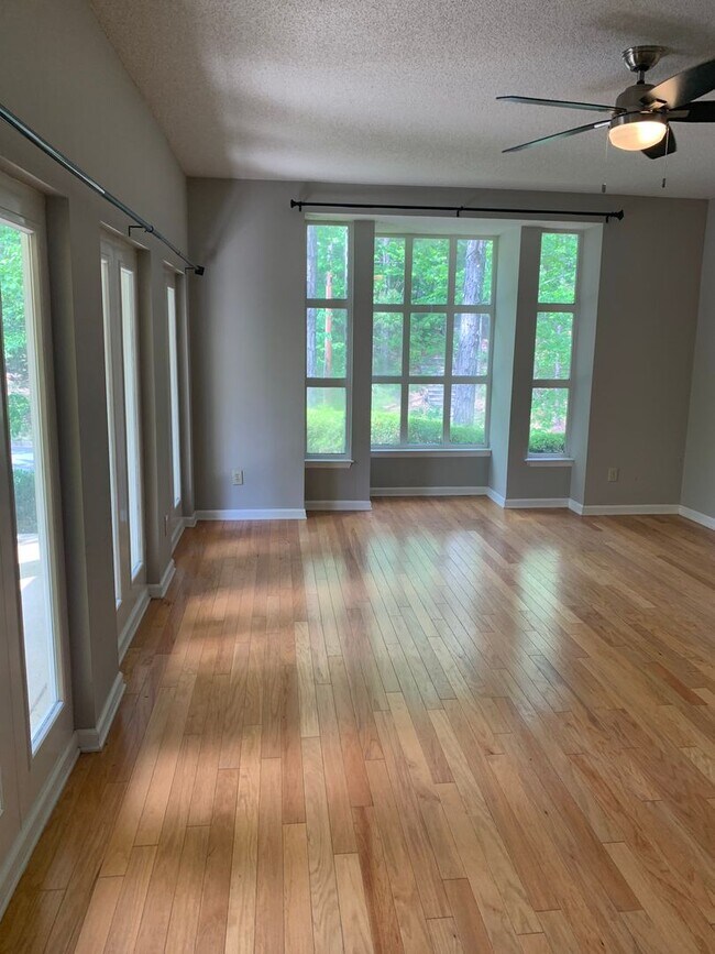 Building Photo - Hickory Woods Auburn