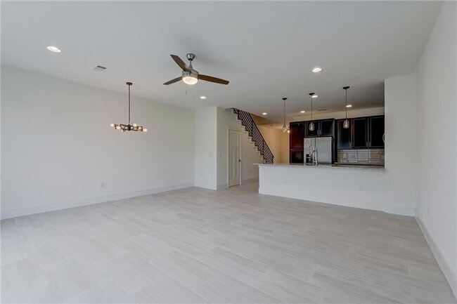 Building Photo - 402 Conservation Dr