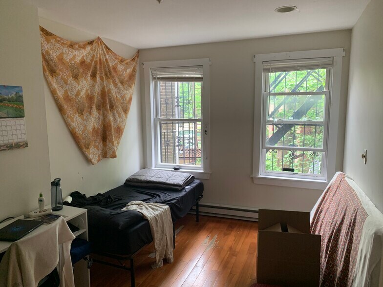 Building Photo - 88 Hammond St