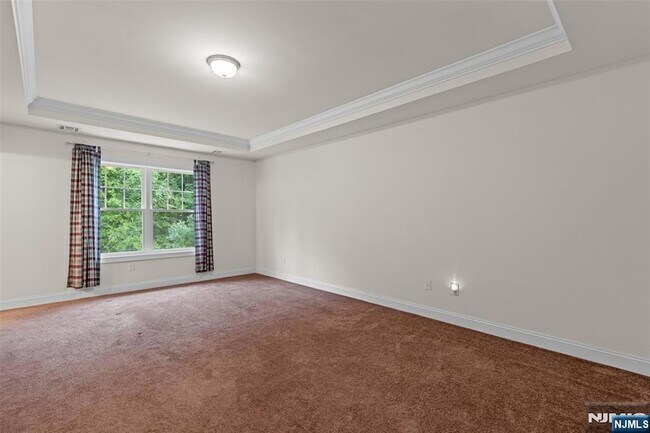 Building Photo - 52 Parkside Dr