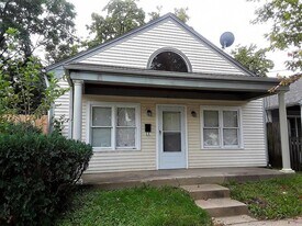 Building Photo - 1810 Magazine St