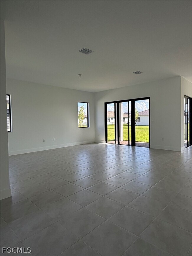 Building Photo - 5166 Julienne Rd