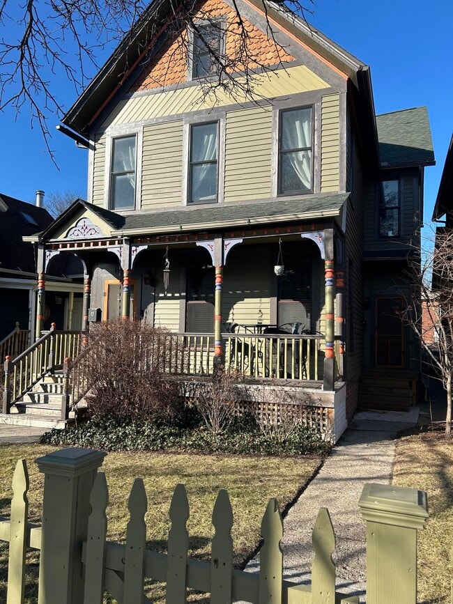 Building Photo - 1682 Bagley St