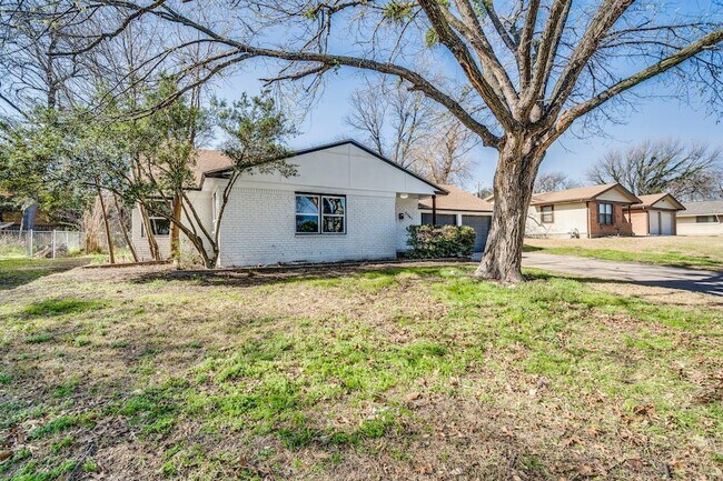 Building Photo - 3561 Westfield Ave