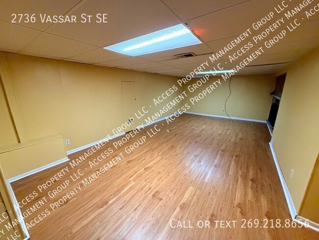 Building Photo - 2736 Vassar Dr SE