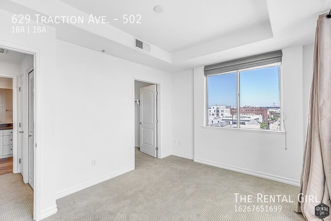 Building Photo - Bright 1 Bed/1 Bath Arts District Condo| S...