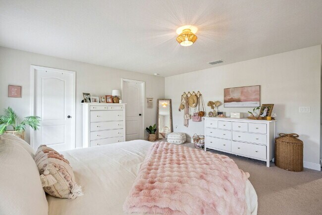 Building Photo - 1606 Chelsea Manor Cir