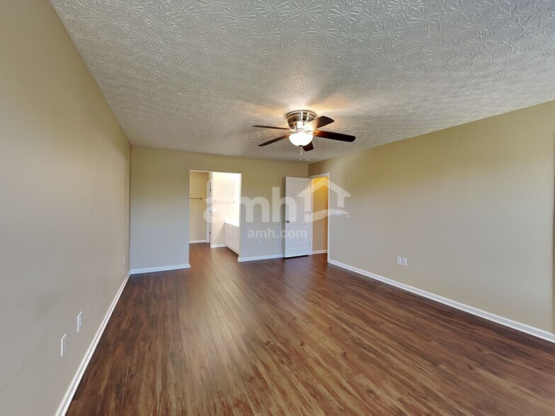 Building Photo - 227 Merriston Cir