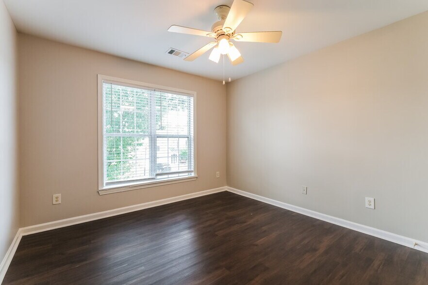 Building Photo - 6365 Whirlaway Dr