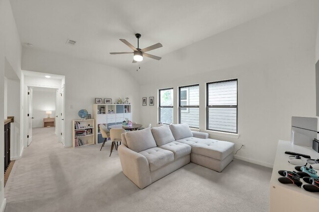 Building Photo - 212 S Empress Grn Pl