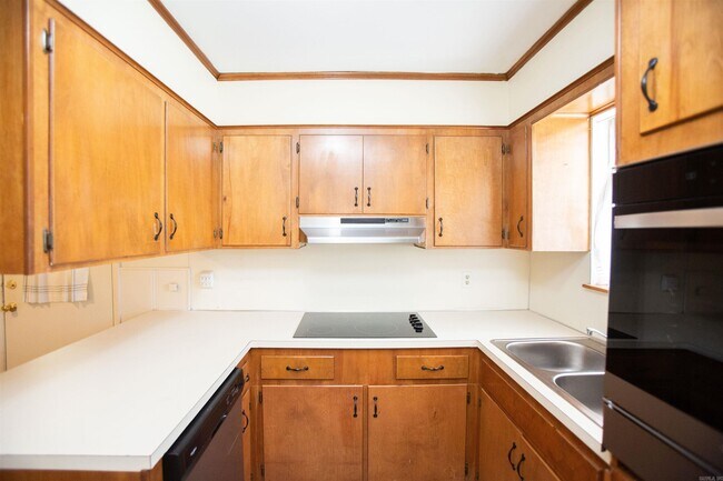 Building Photo - 7400 L St