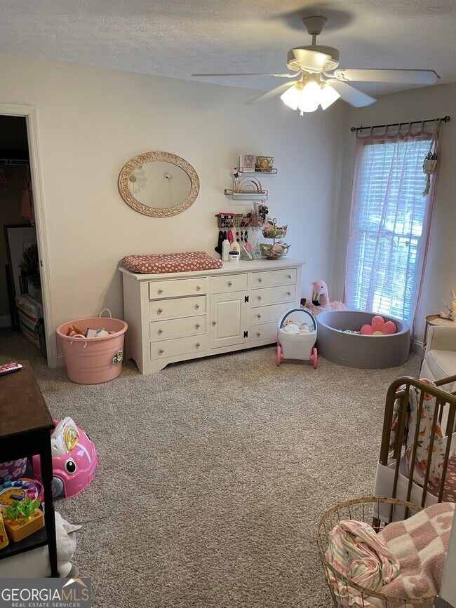 Building Photo - 453 Saddlebrook Trail