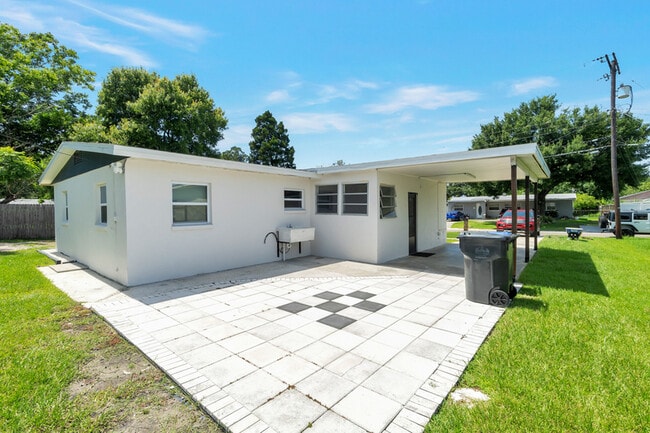 Building Photo - 7703 Southside Ln