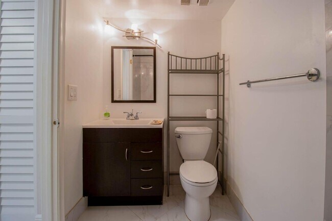 Building Photo - 2358 NW 37th Ave