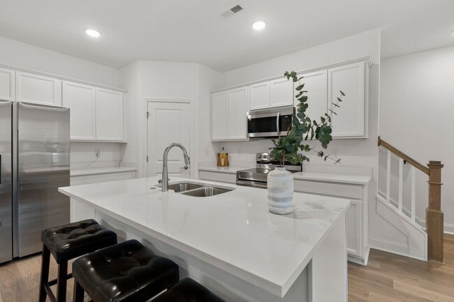 Building Photo - 3bd Marigold in Chapman Trace!
