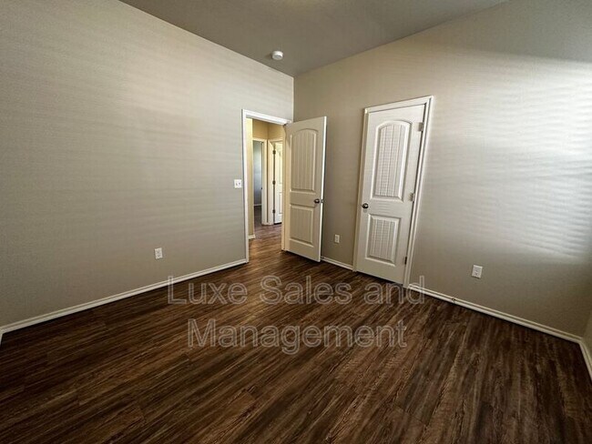 Building Photo - 10918 NW 119th St